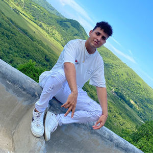 Meet your Posher, Ernesto alejandro